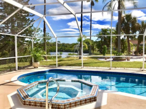 Luxury Home Heated Pool Spa Fishing pier Wifi, Englewood